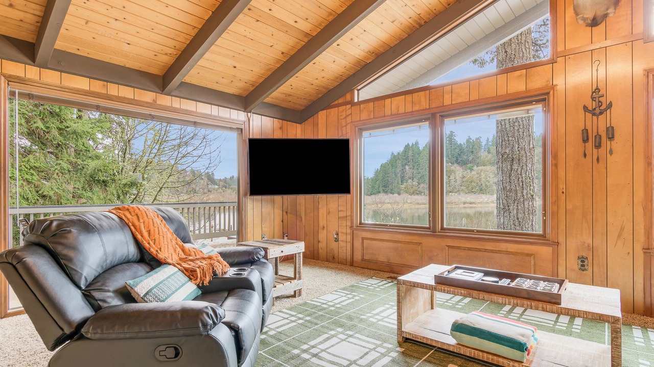 Photo of Livingroom in Lakeside