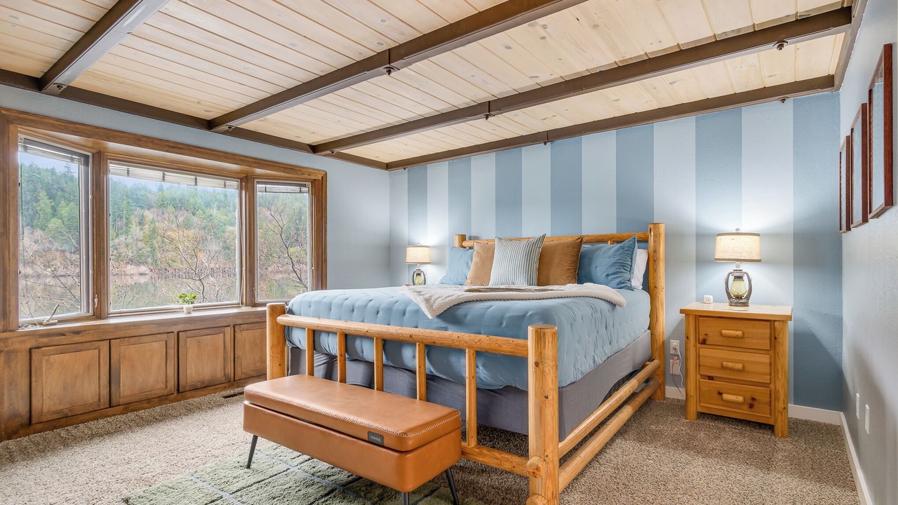 Photo of Bedroom in Lakeside
