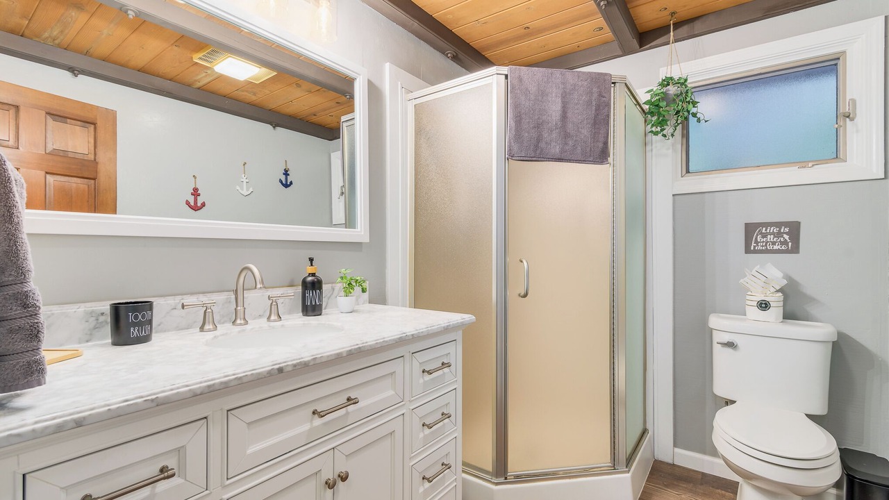 Photo of Bathroom in Lakeside