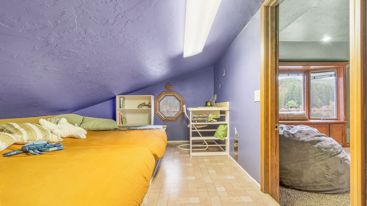 Photo of Bedroom in Lakeside