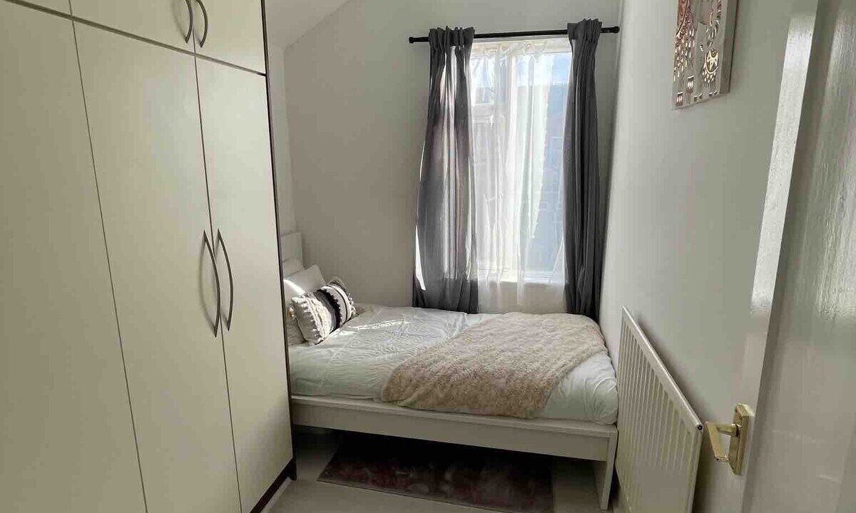 Photo of Bedroom in Reading