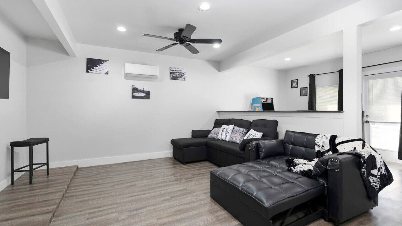 Photo of Livingroom in Sweetbriar