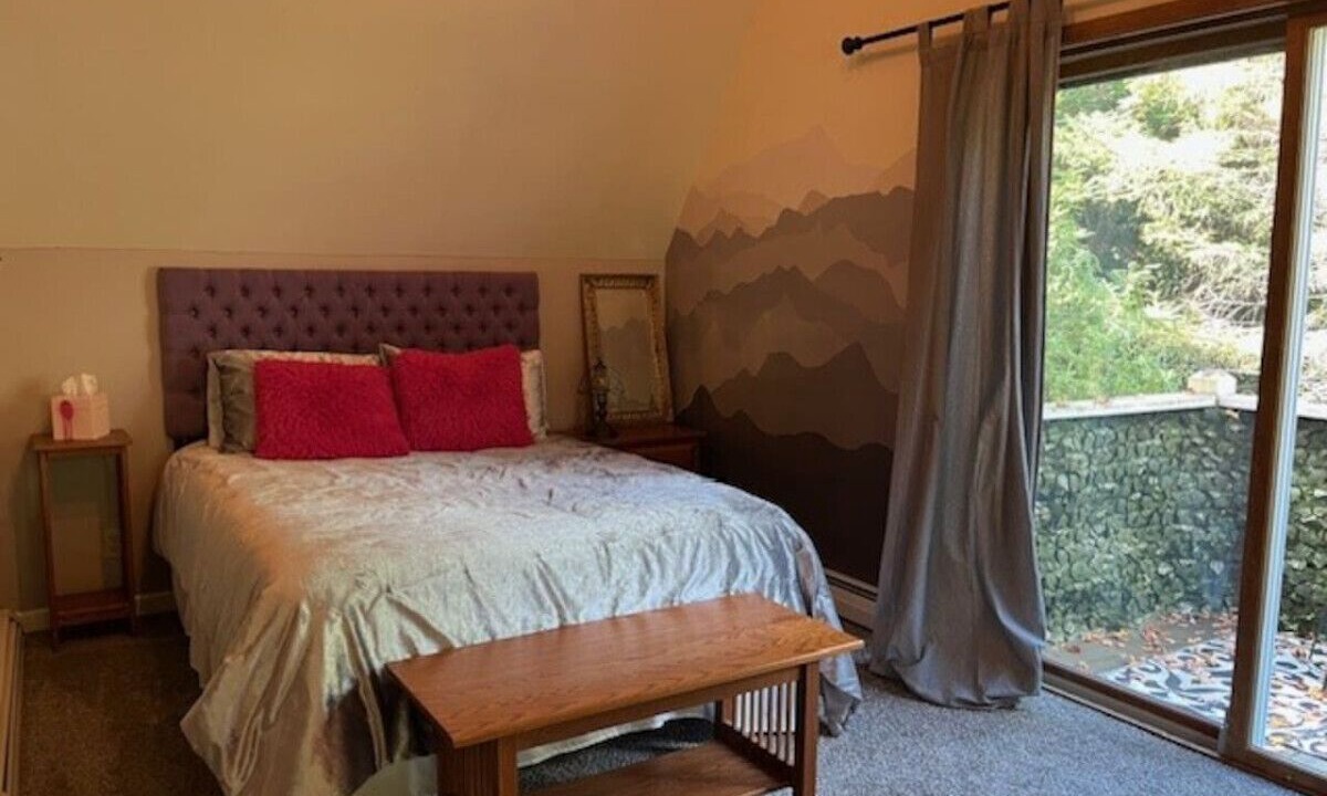 Photo of Bedroom in Ellicottville