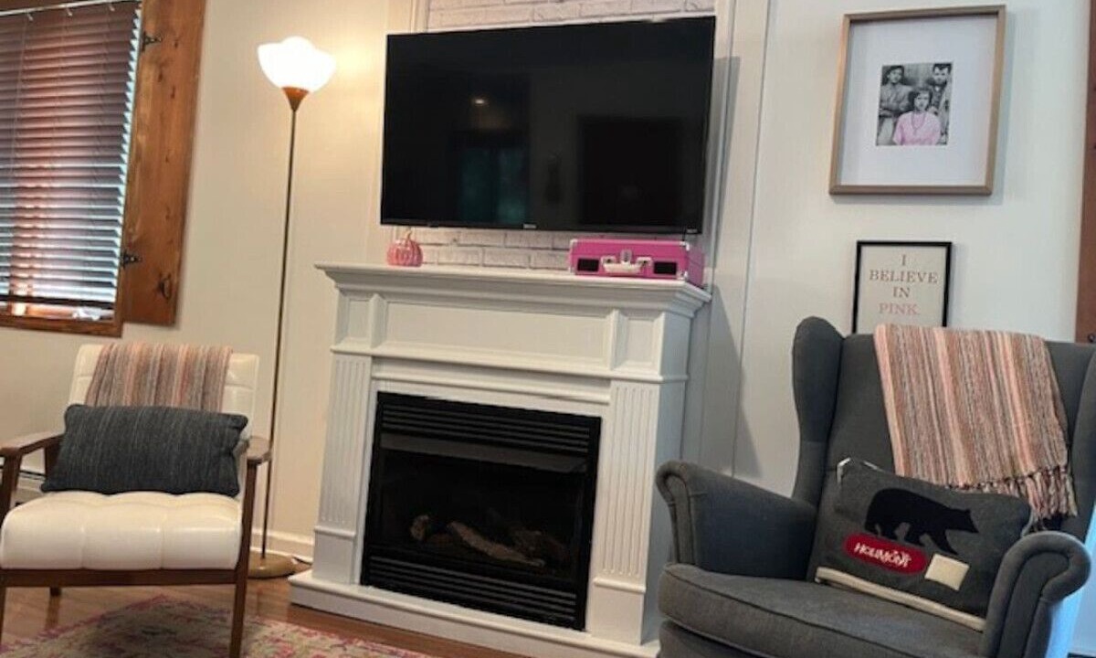Photo of Livingroom in Ellicottville