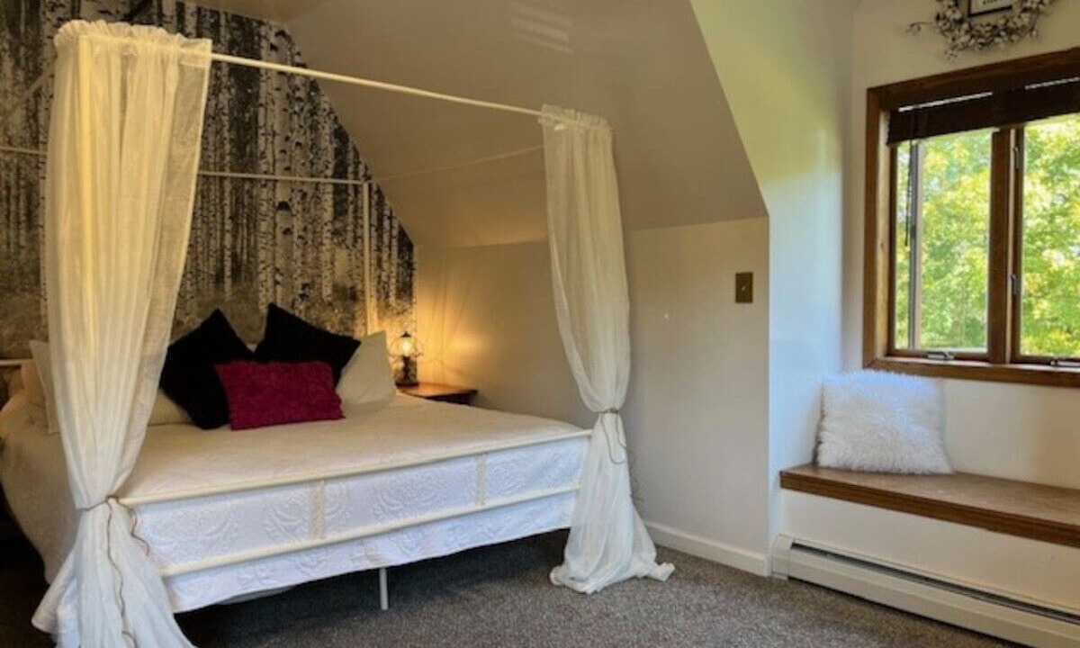 Photo of Bedroom in Ellicottville