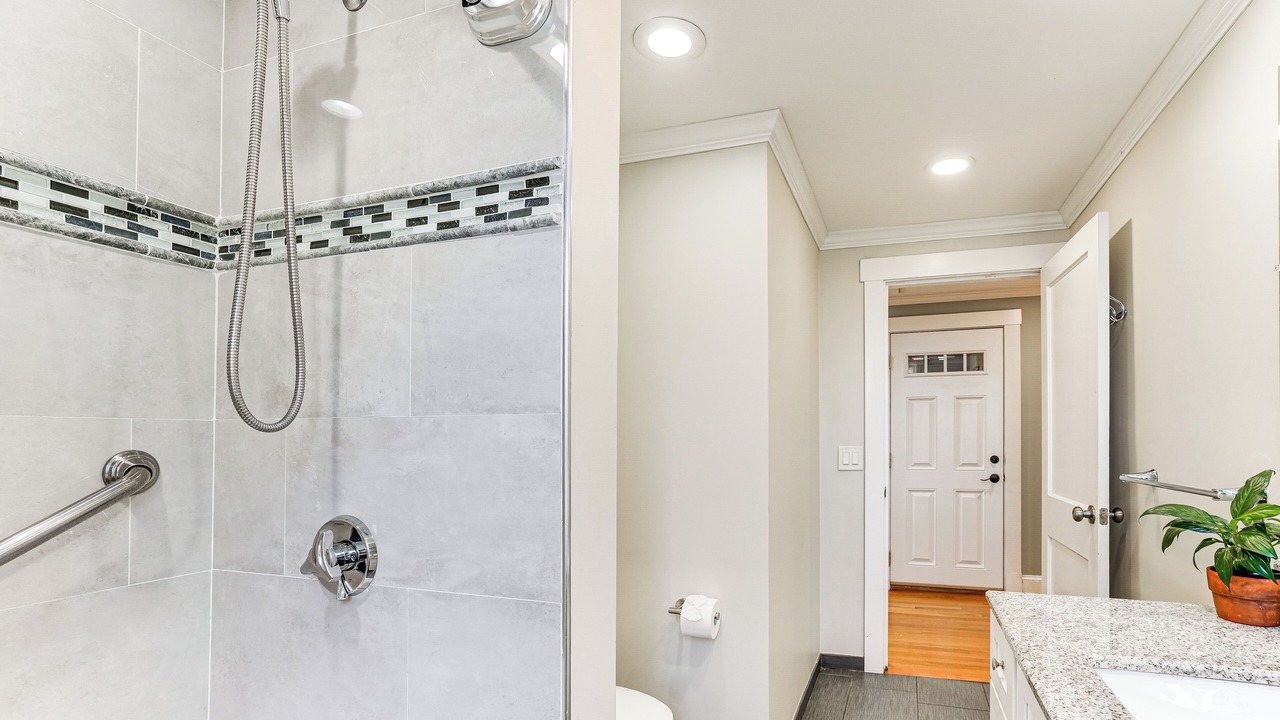 Photo of Bathroom in Harbor View - Orient Heights
