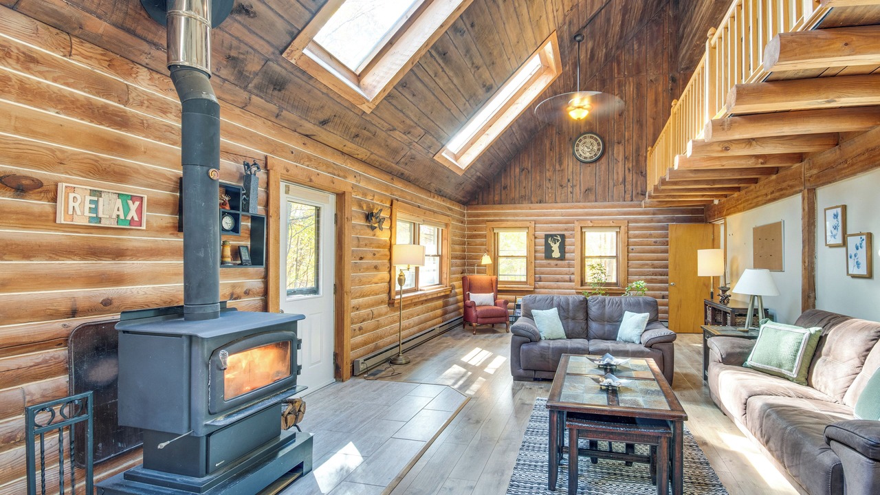 Photo of Livingroom in Lansing