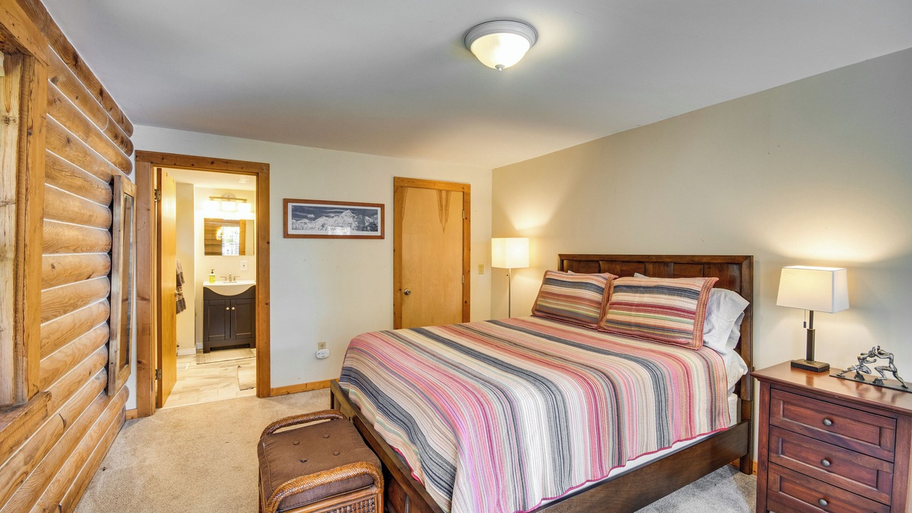 Photo of Bedroom in Lansing
