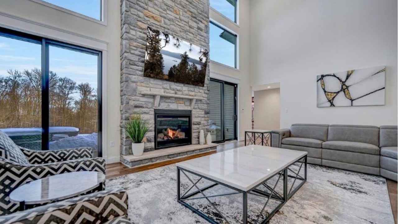 Photo of Livingroom in Tobyhanna