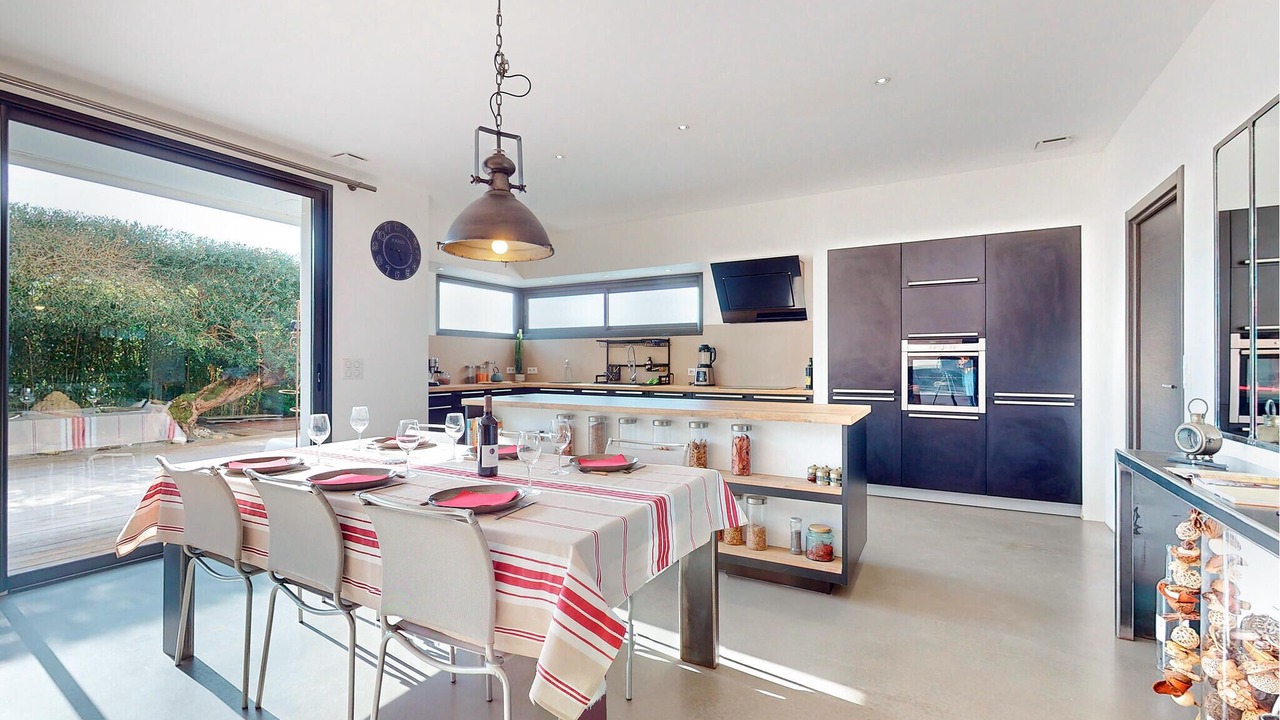 Photo of Others in Medis