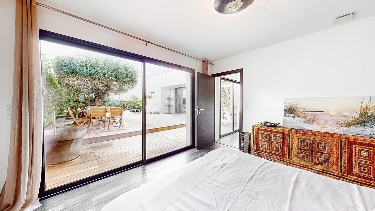 Photo of Others in Medis