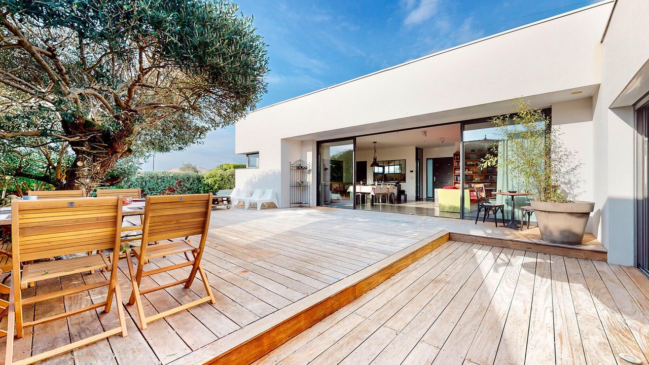 Photo of Others in Medis