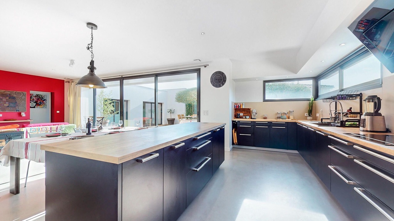 Photo of Others in Medis