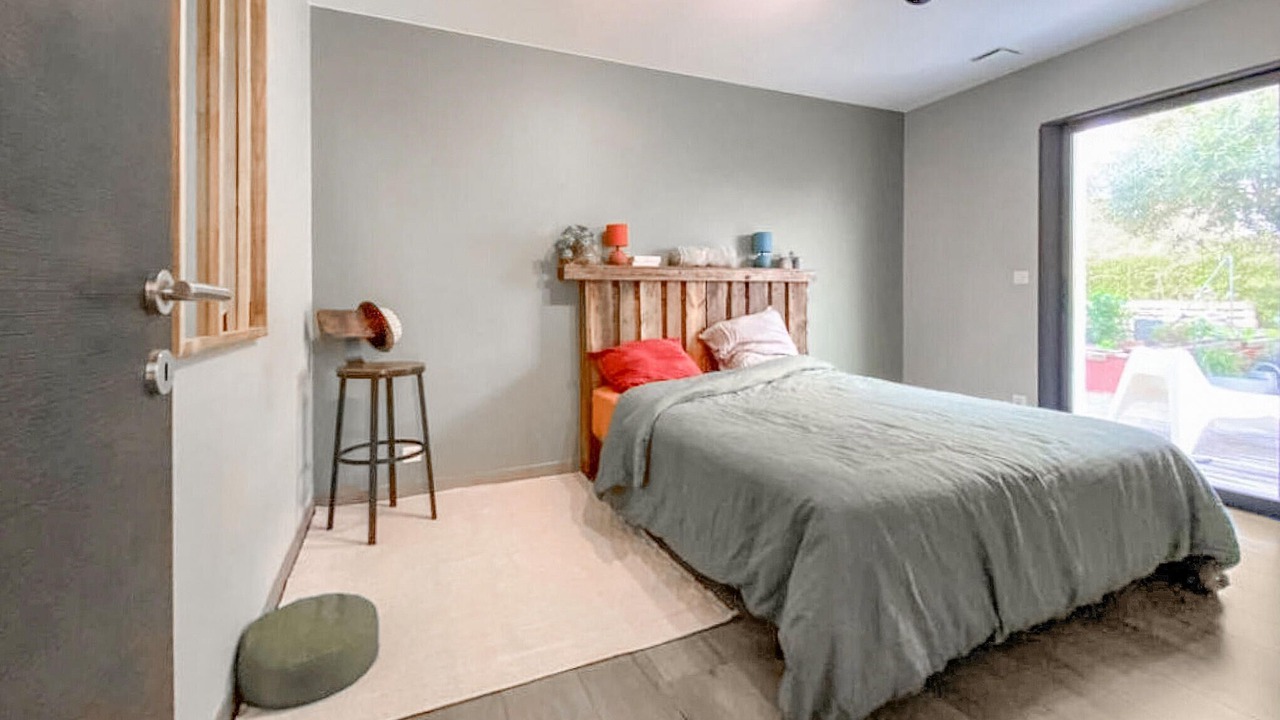 Photo of Others in Medis