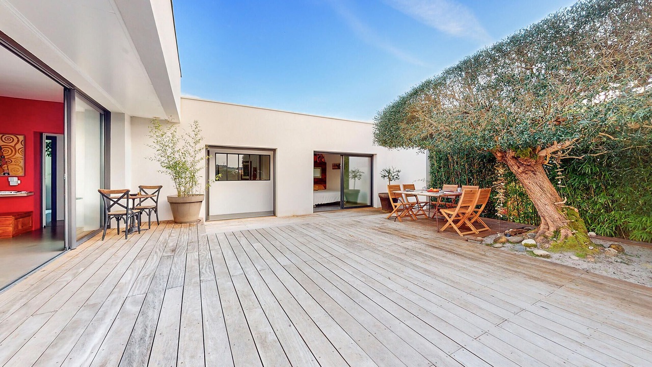 Photo of Others in Medis