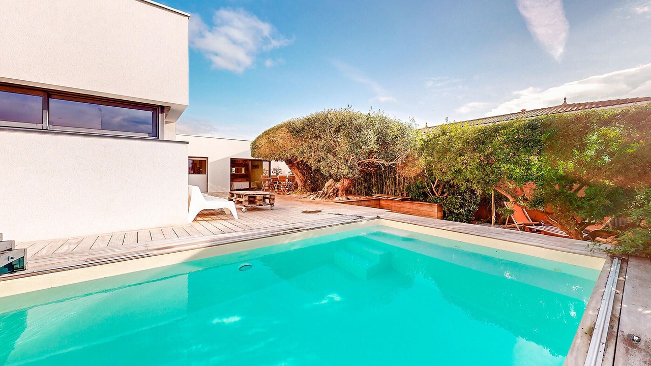 Photo of Outdoor in Medis