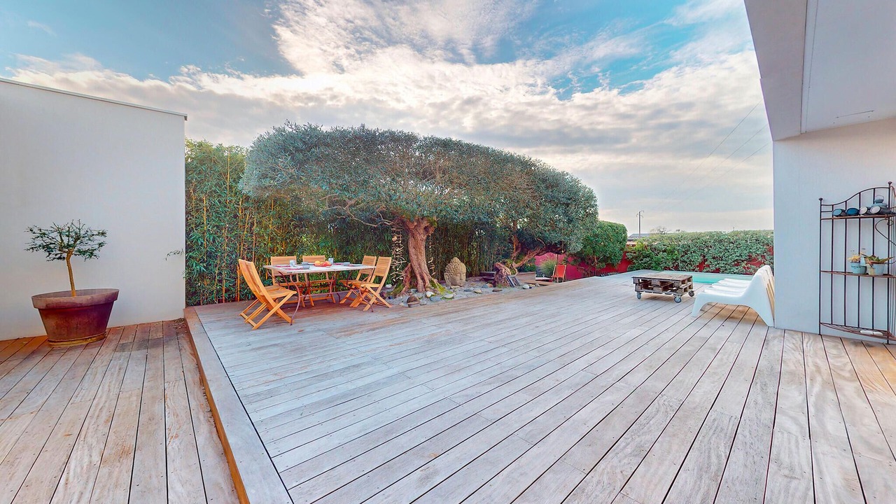 Photo of Others in Medis