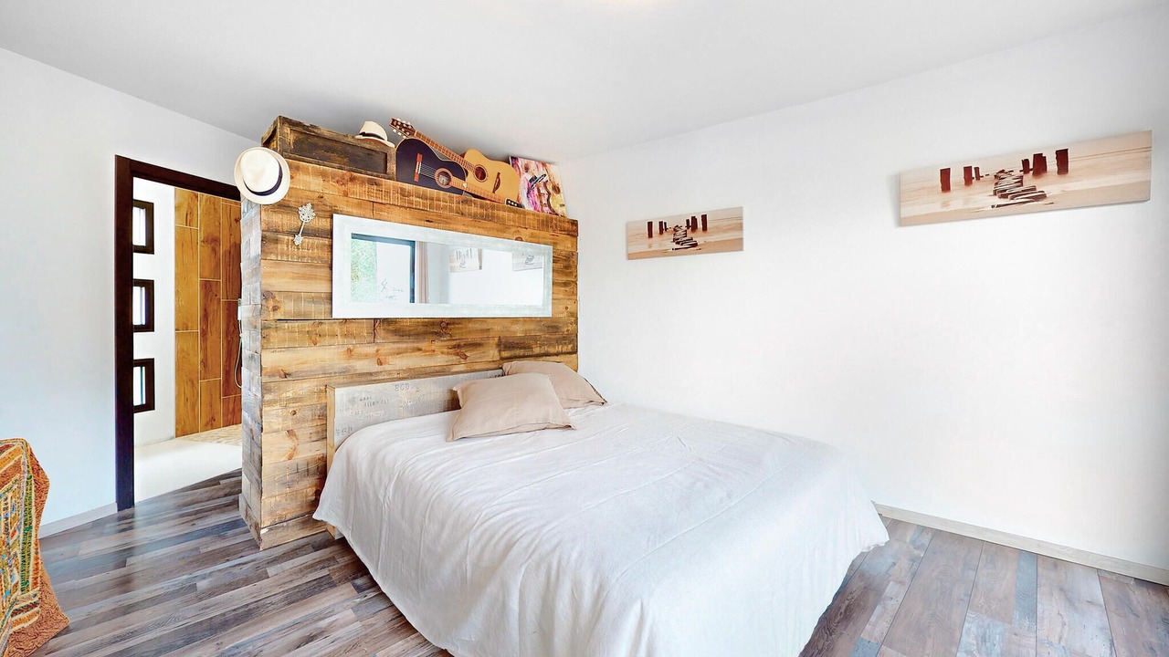 Photo of Others in Medis