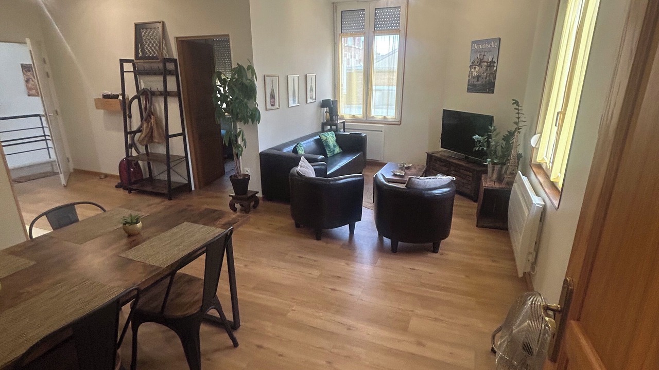 Photo of Livingroom in Ay