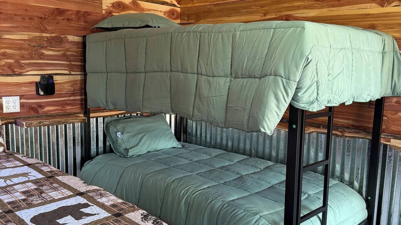 Photo of Bedroom in Henryetta