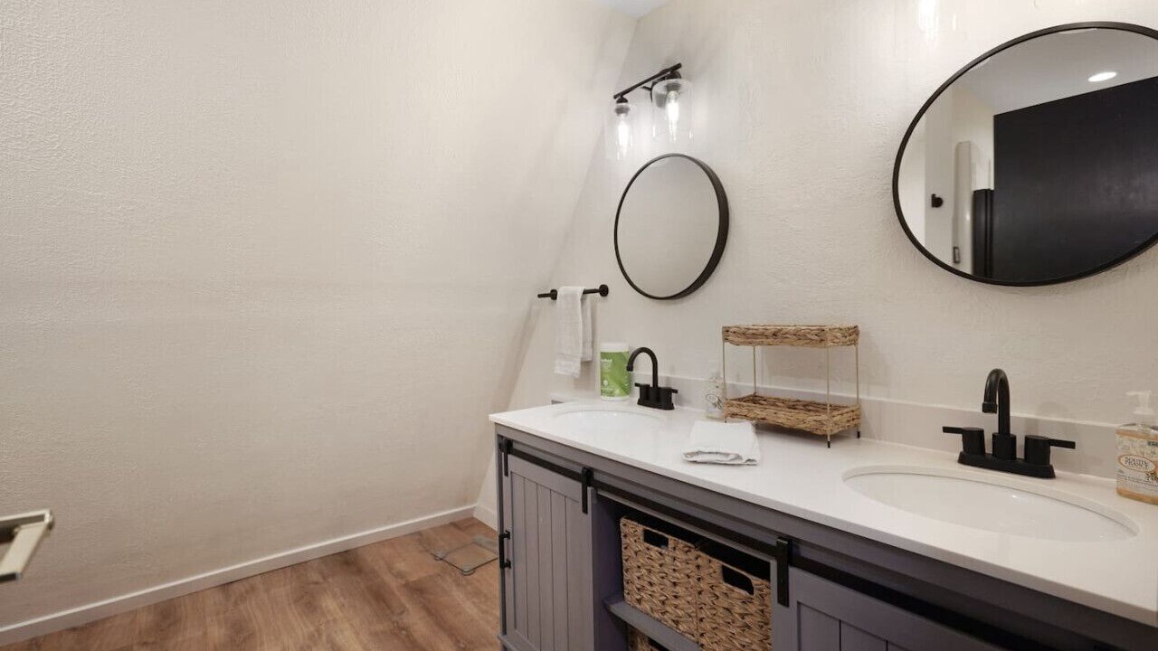 Photo of Bathroom in Leavenworth