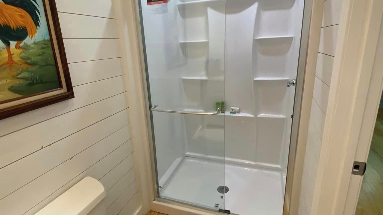 Photo of Bathroom in Redwood