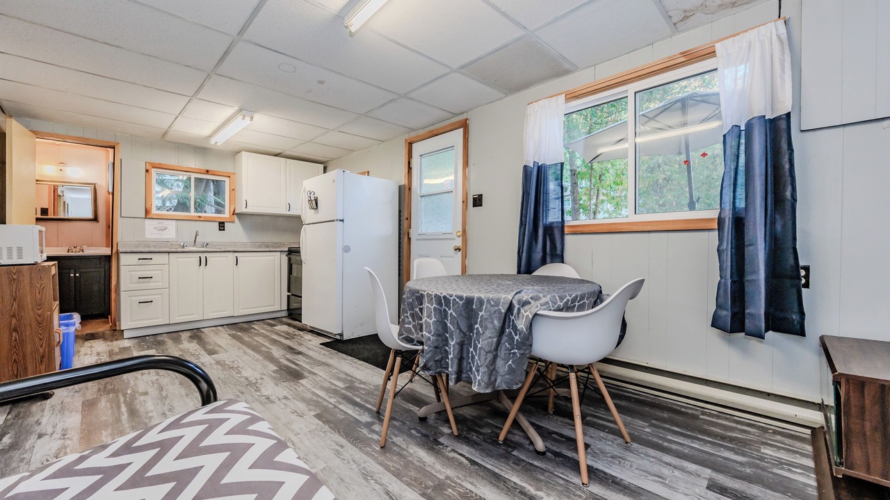 Photo of Kitchen in Colpoys Bay