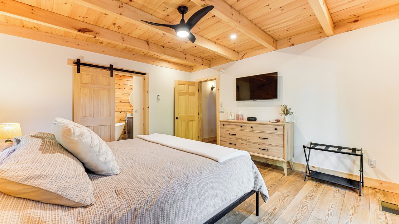 Photo of Bedroom in Chester Shores