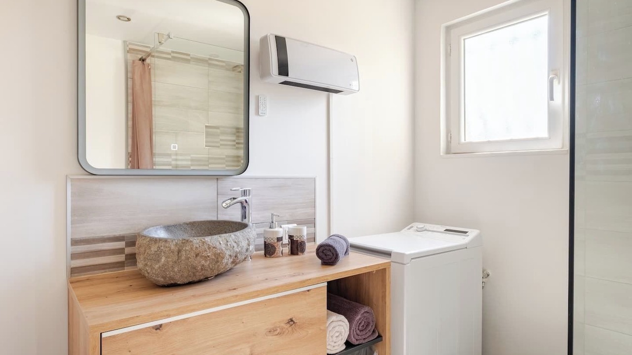 Photo of Bathroom in Chateauneuf-les-Martigues
