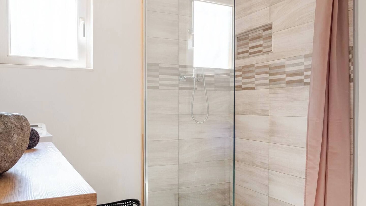 Photo of Bathroom in Chateauneuf-les-Martigues