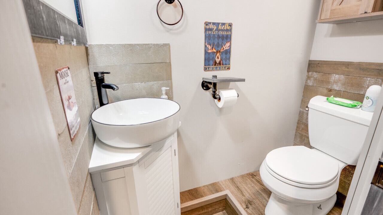 Photo of Bathroom in Garden City