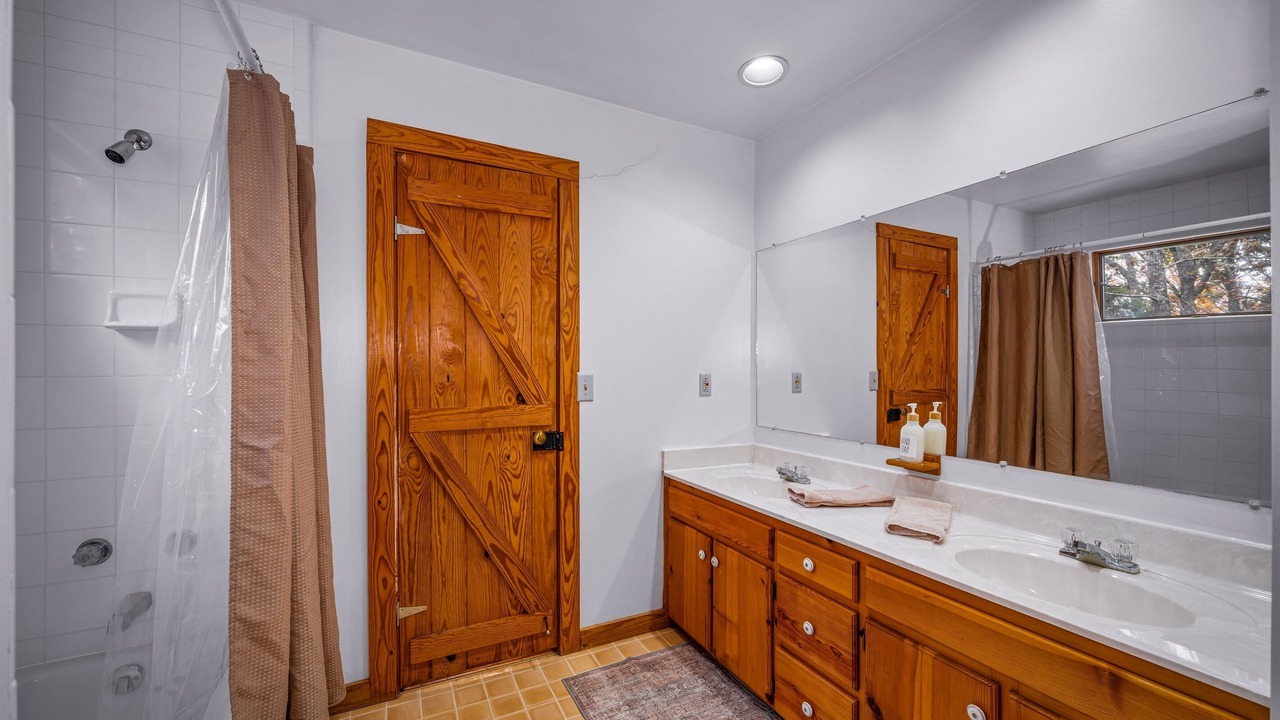 Photo of Bathroom in Fort Payne