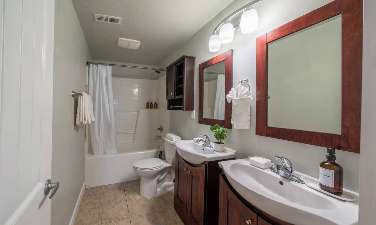 Photo of Bathroom in View Ridge
