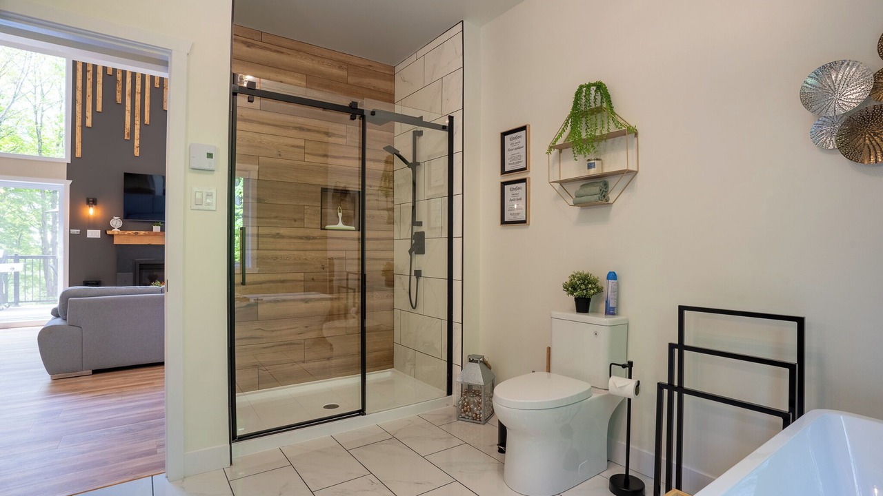 Photo of Bathroom in Argenteuil Regional County Municipality
