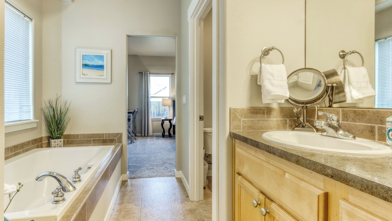 Photo of Bathroom in Larkspur