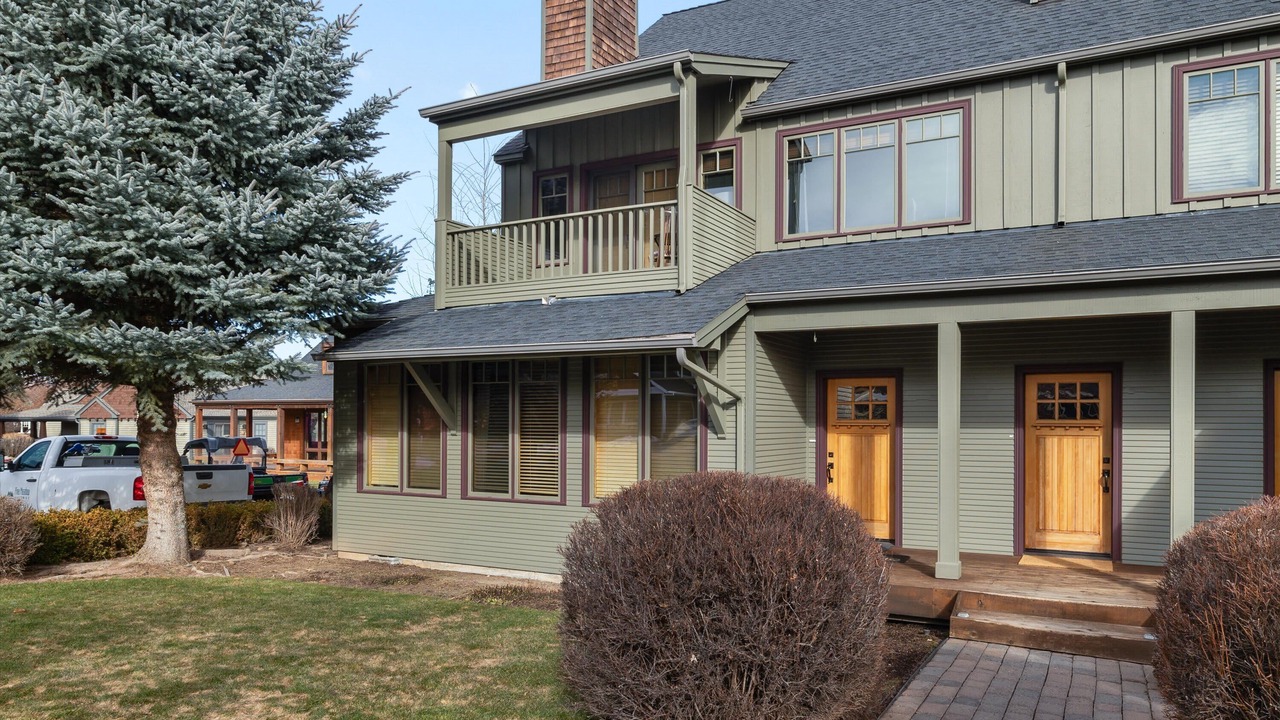 Photo of Others in Sisters