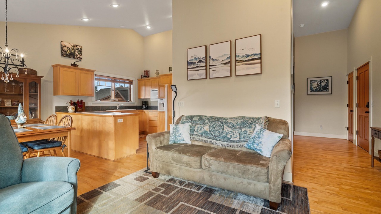 Photo of Bedroom in Sisters