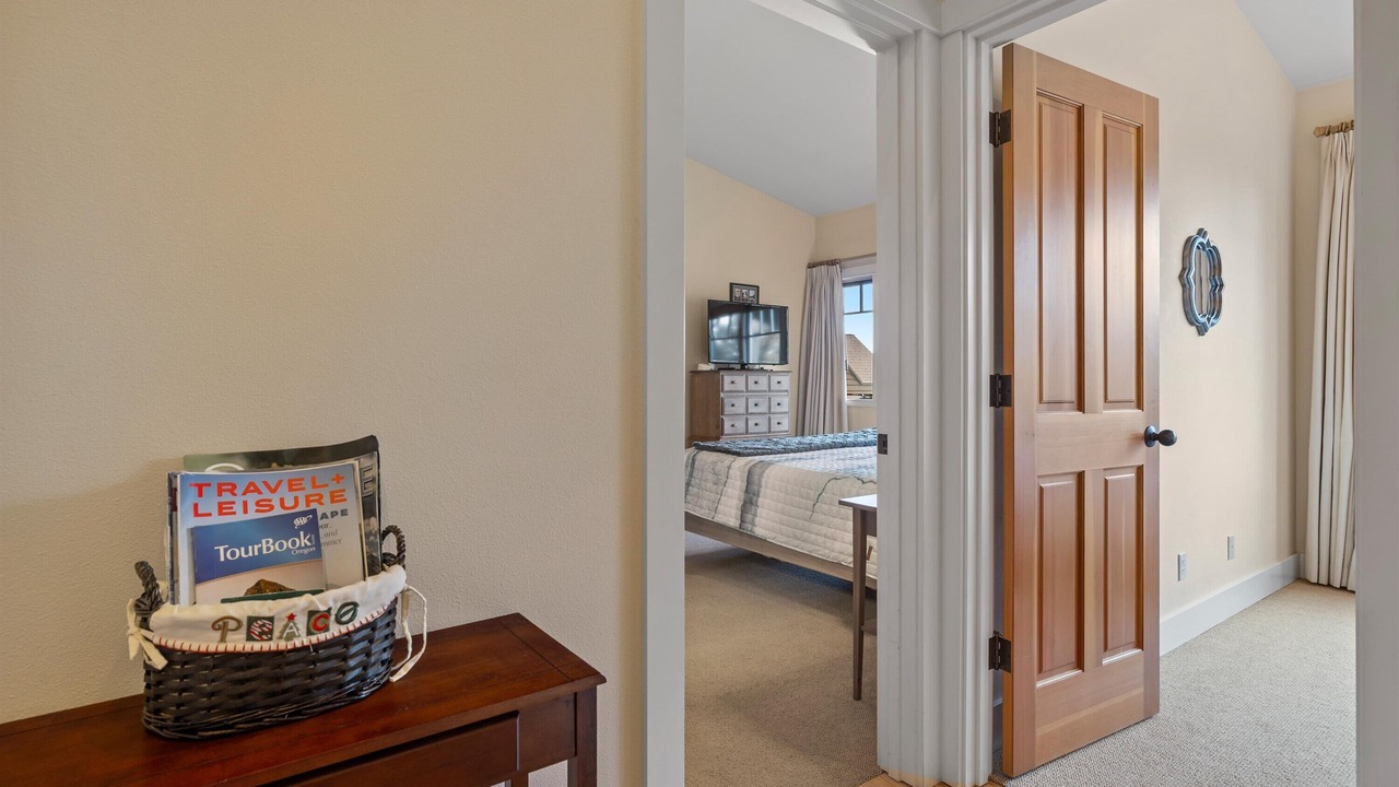 Photo of Others in Sisters