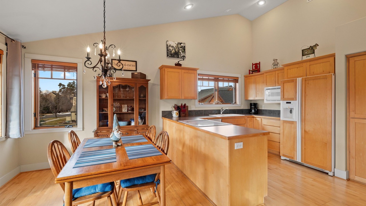 Photo of Others in Sisters