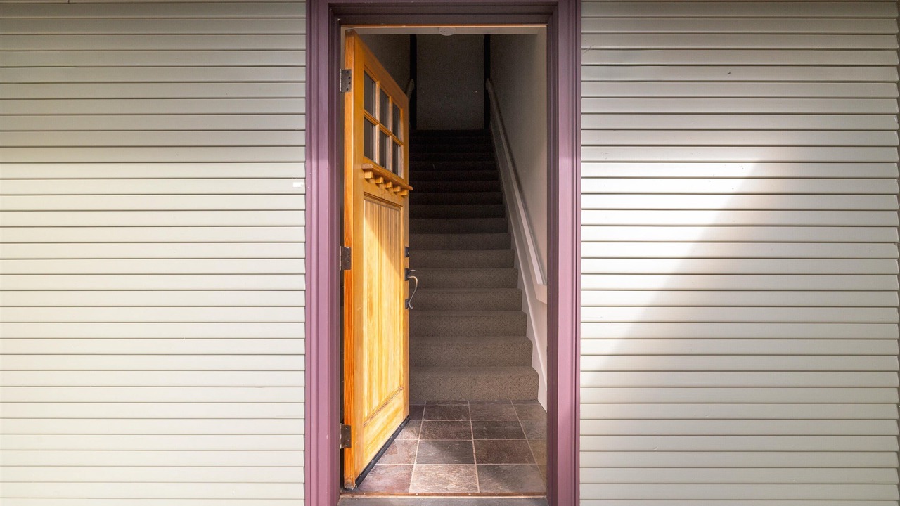 Photo of Others in Sisters