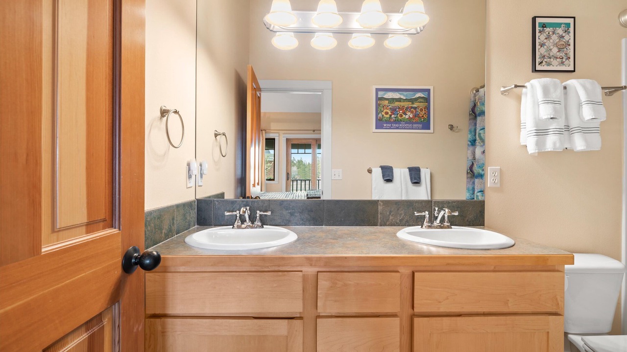 Photo of Others in Sisters