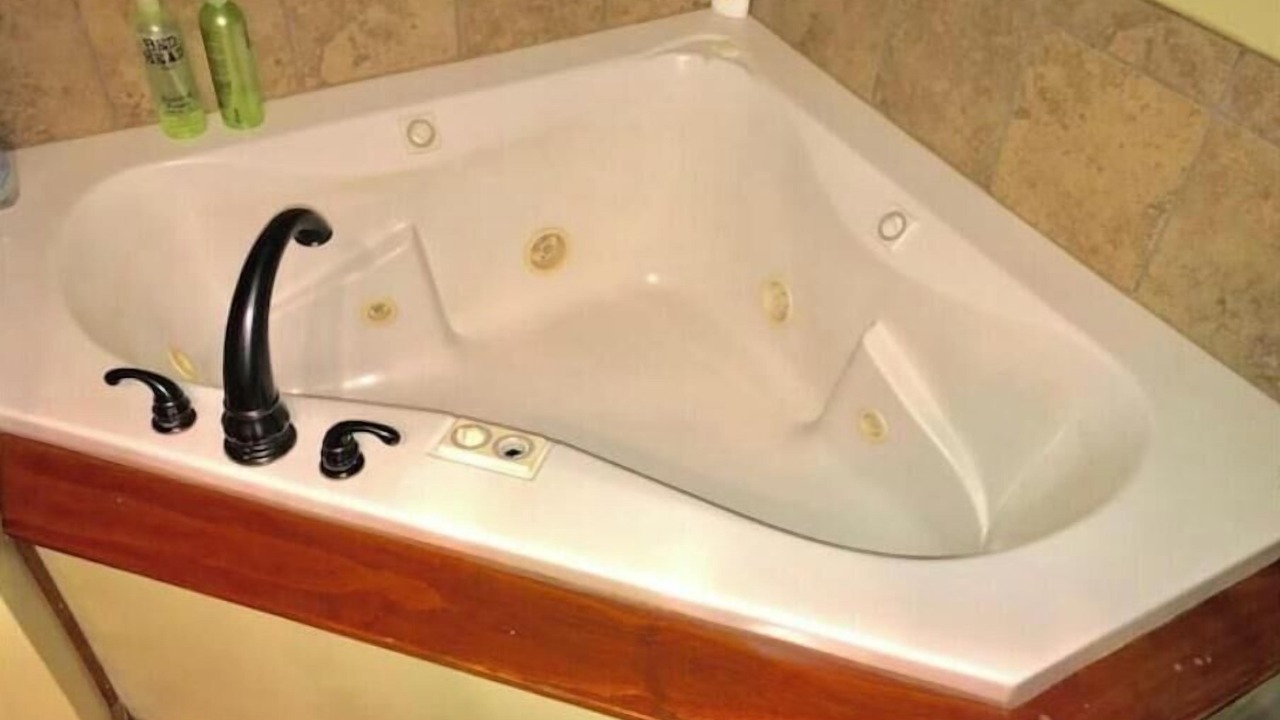 Photo of Bathroom in Saline County