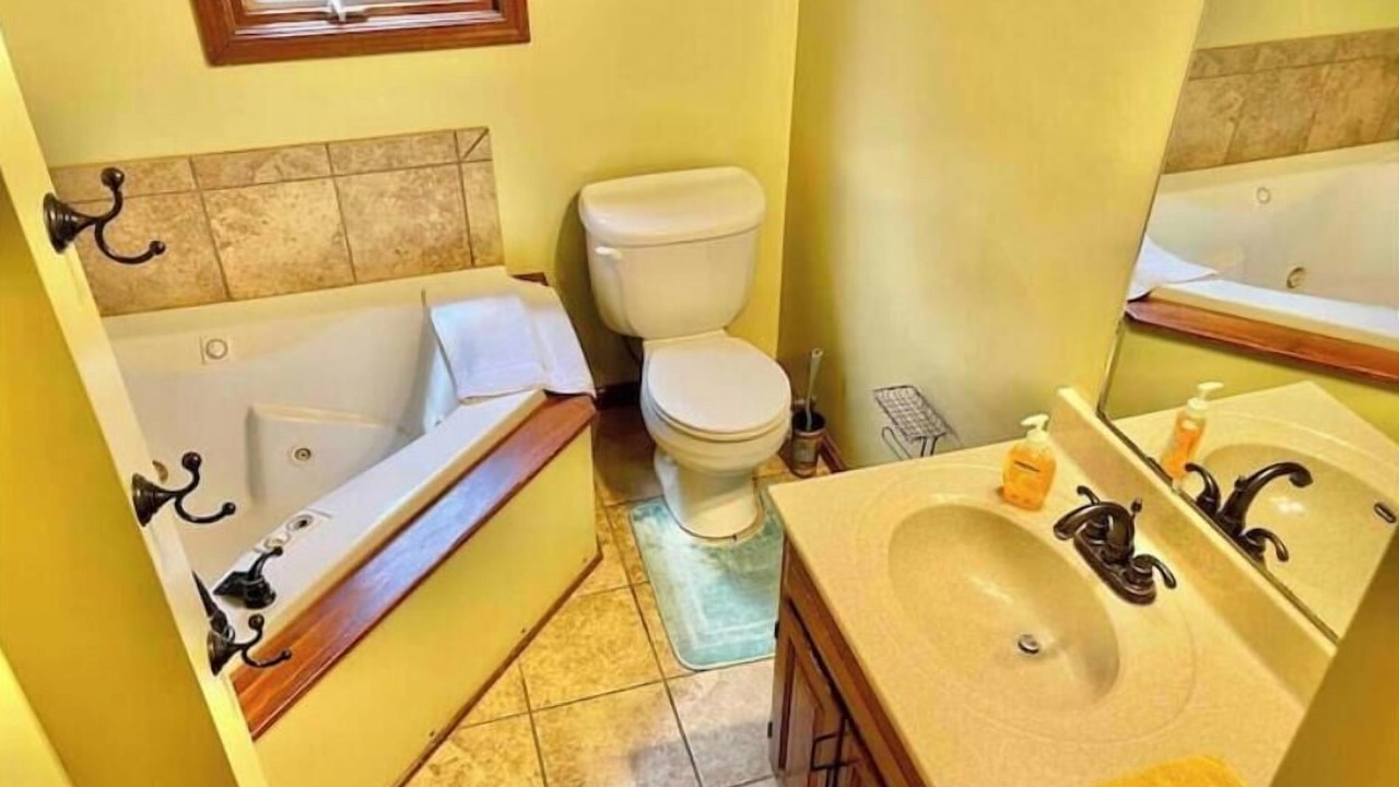 Photo of Bathroom in Saline County