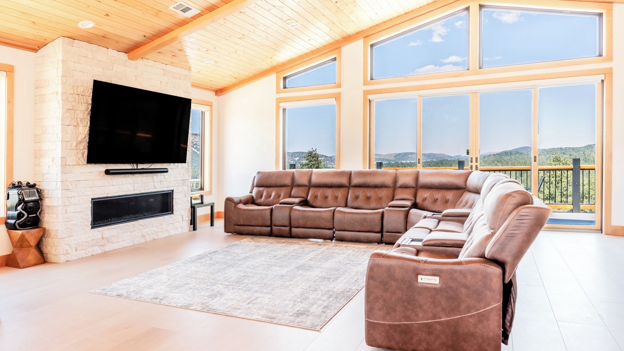 Photo of Livingroom in Eagle Mountain Estates