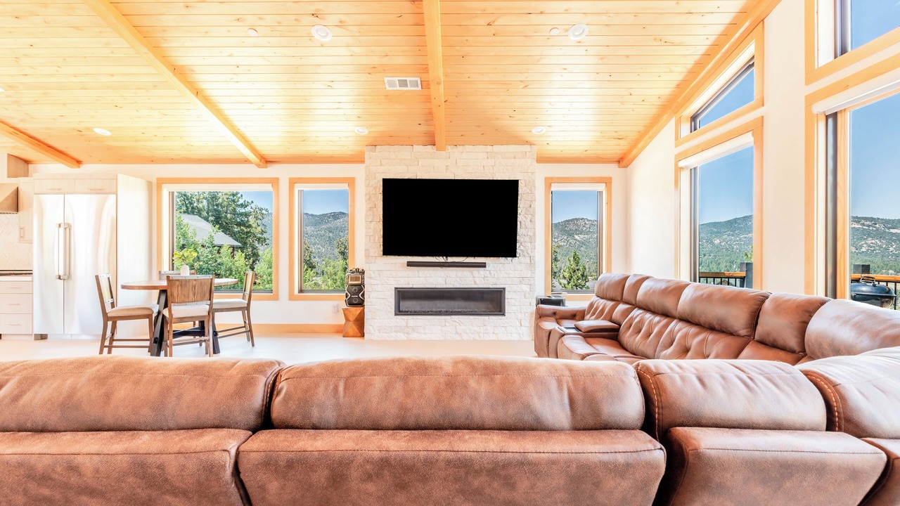 Photo of Livingroom in Eagle Mountain Estates