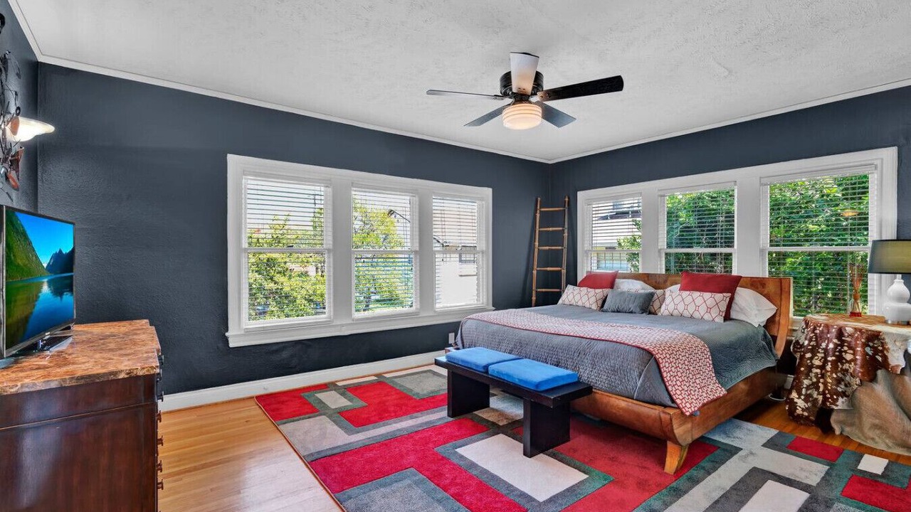 Photo of Bedroom in Oak Lawn
