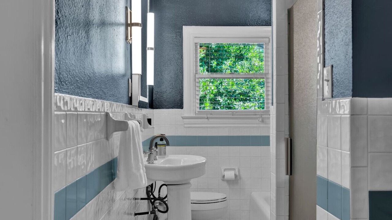 Photo of Bathroom in Oak Lawn