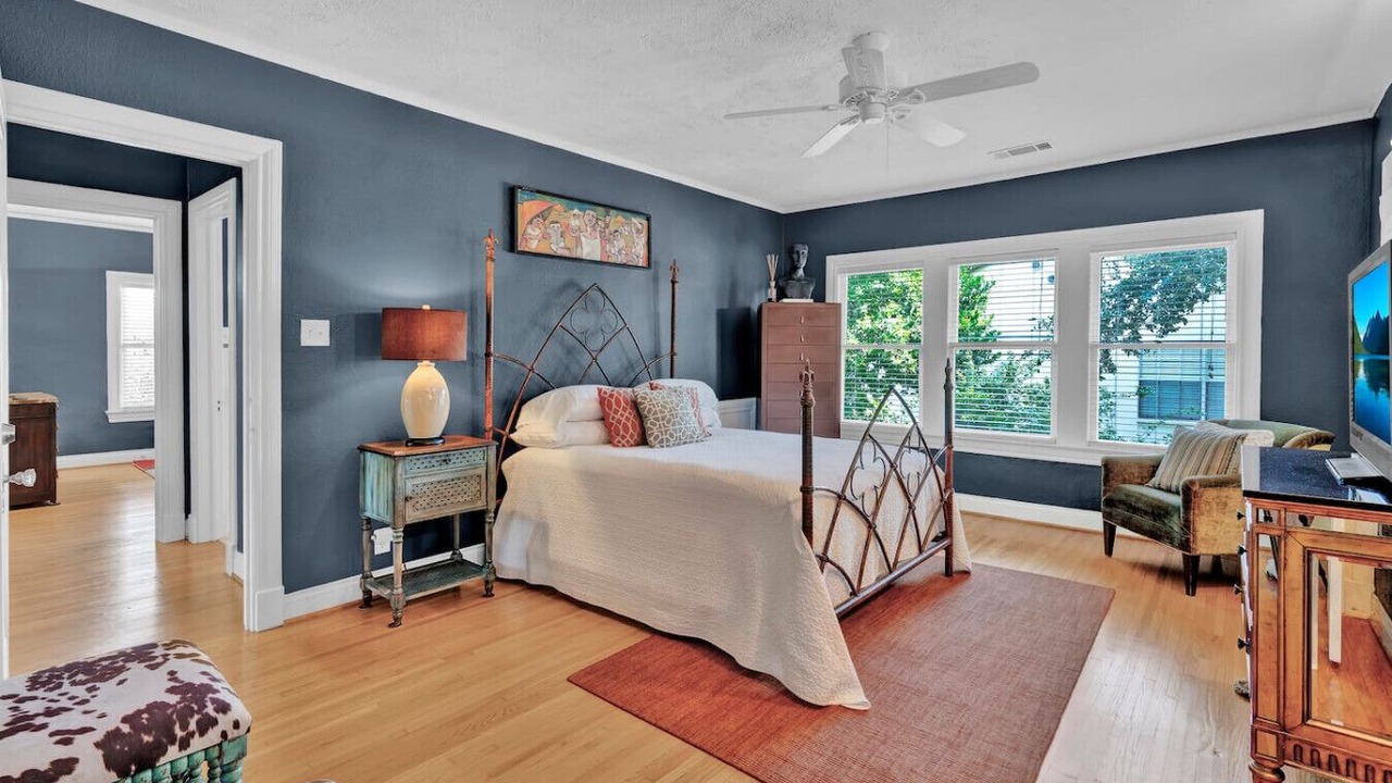 Photo of Bedroom in Oak Lawn