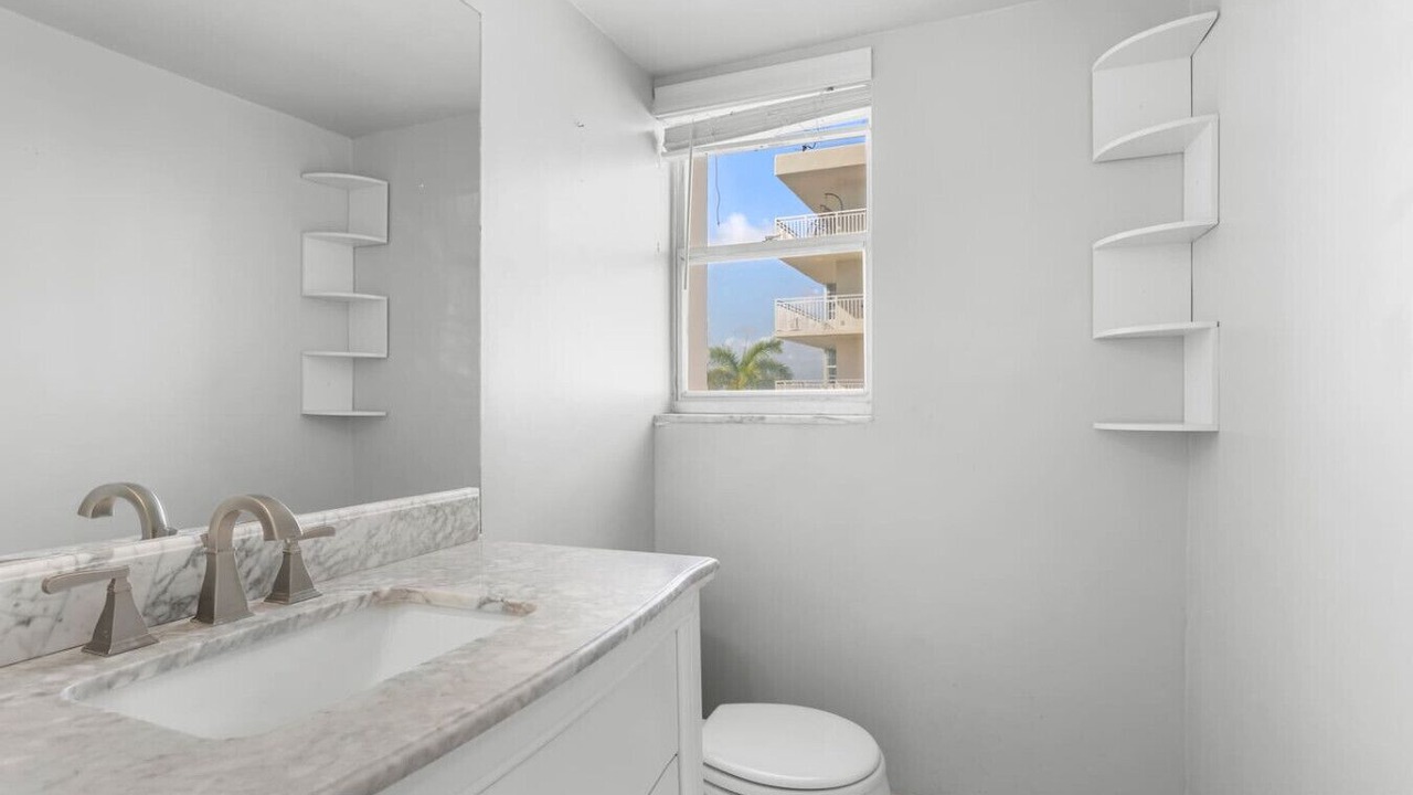 Photo of Bathroom in Bay Harbor Islands