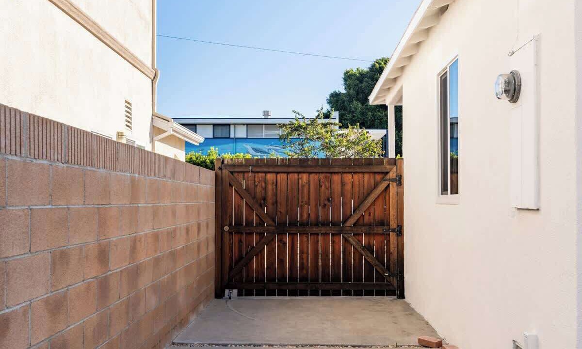 Photo of Others in Del Rey